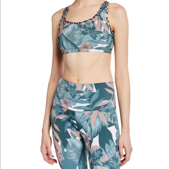 Onzie Other - Onzie Bridge Bra and Basic Midi Leggins Set